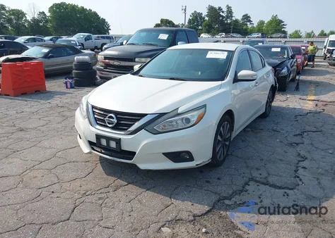 2017 Nissan Altima 2.5/2.5 S/2.5 Sl/2.5 Sr/2.5 Sv из США, поврежденный, VIN 1N4AL3AP1HC126067